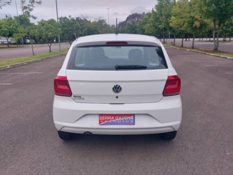 VOLKSWAGEN - GOL - 2022/2023 - Branca - R$ 59.500,00
