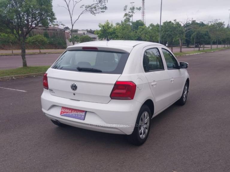 VOLKSWAGEN - GOL - 2022/2023 - Branca - R$ 59.500,00