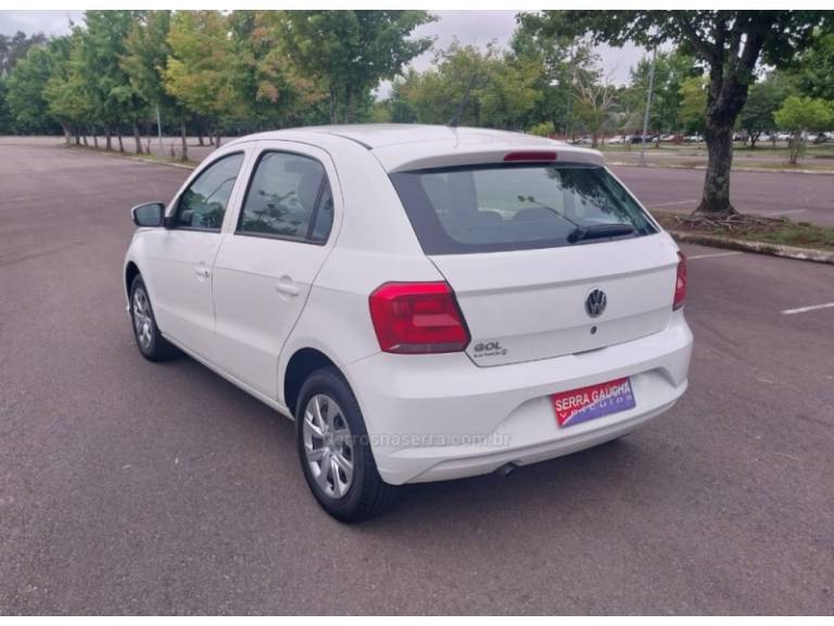 VOLKSWAGEN - GOL - 2022/2023 - Branca - R$ 59.500,00